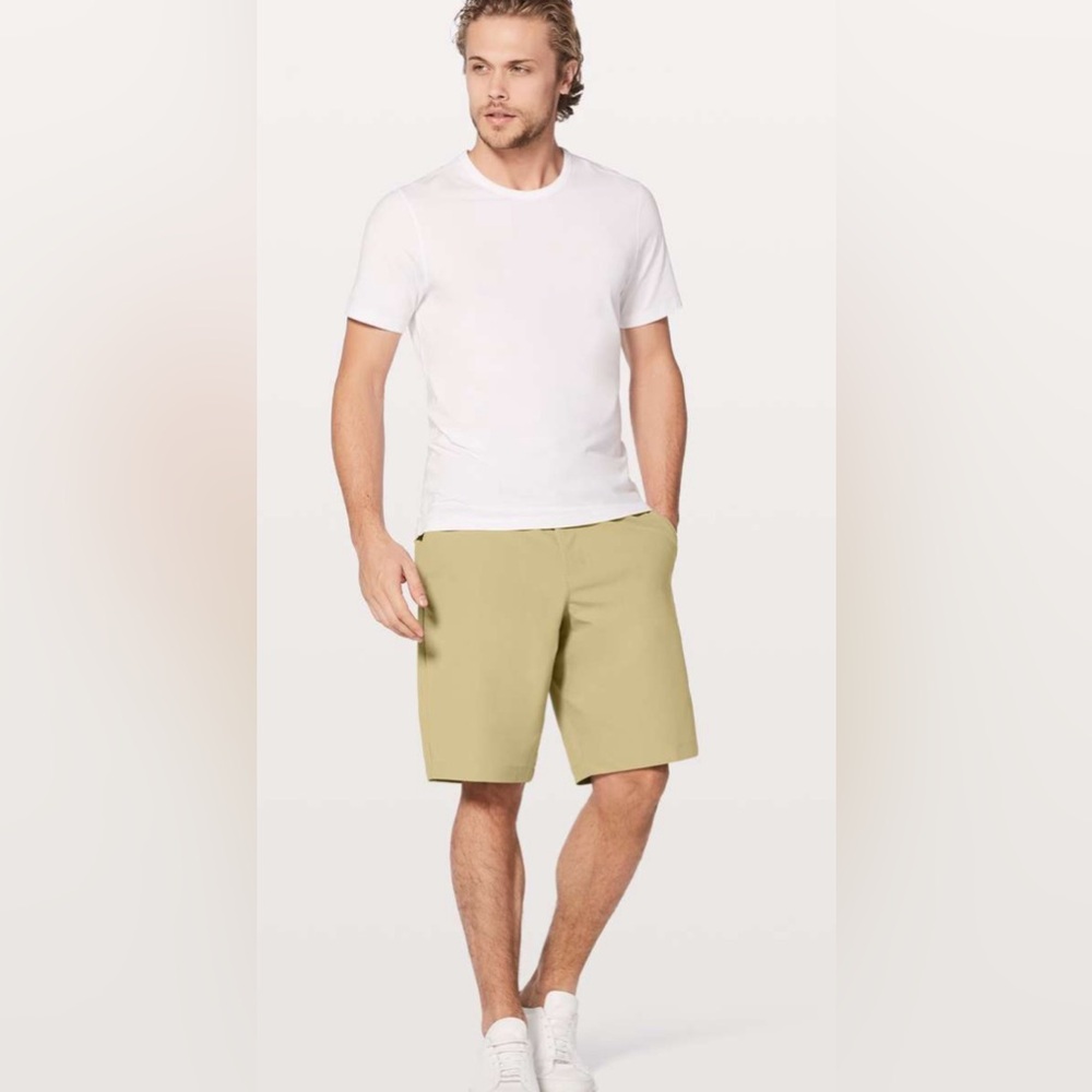 Lululemon Commission Short Relaxed Warpstreme 11” Size 28